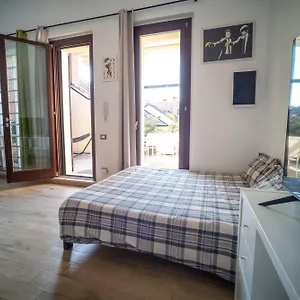 Flat With Terrace Close To Forum And Milanofiori Metro Assago